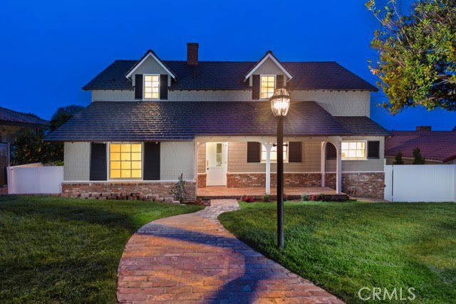 Let's take a visual tour of this Lower Lunada Bay beauty.