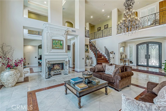 Detail Gallery Image 5 of 41 For 22505 La Quilla Dr, Chatsworth,  CA 91311 - 7 Beds | 8 Baths