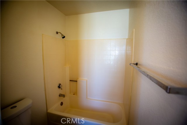 Detail Gallery Image 10 of 11 For 21090 Lone Eagle, Apple Valley,  CA 92308 - 3 Beds | 2 Baths