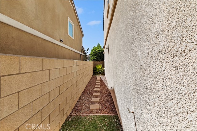 Detail Gallery Image 25 of 28 For 4815 Casillas Way, Fontana,  CA 92336 - 5 Beds | 3/1 Baths