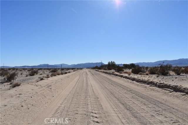 Detail Gallery Image 1 of 9 For 1 Shadow Mountain Rd & Finery, Twentynine Palms,  CA 92277 - – Beds | – Baths