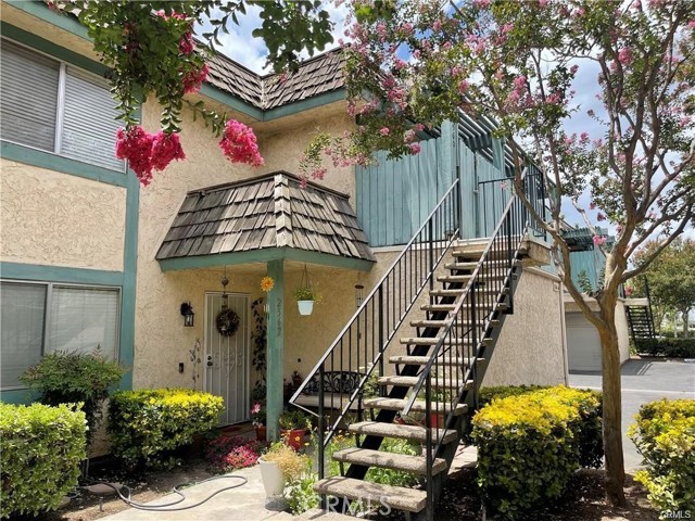 Detail Gallery Image 2 of 15 For 2560 Gonzaga Ln, Riverside,  CA 92507 - 3 Beds | 2 Baths