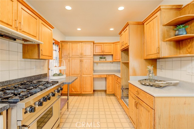 705 35th Street, Manhattan Beach, California 90266, 4 Bedrooms Bedrooms, ,4 BathroomsBathrooms,Residential,Sold,35th,SB22086217