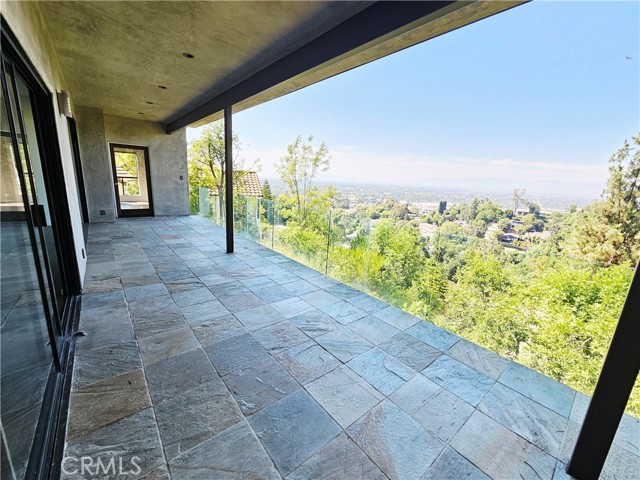 3622 Roberts View Place, Studio City CA: https://media.crmls.org/medias/b9179c3a-f9d2-413a-9bf8-a2097e6f7479.jpg