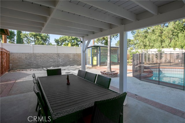 10670 Deering Avenue, Chatsworth CA: https://media.crmls.org/medias/b917fdb9-cbb2-4718-9ee0-d37051a42d3c.jpg