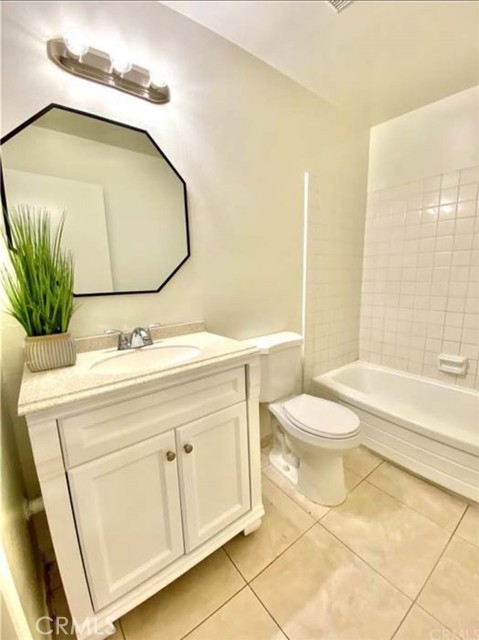 Detail Gallery Image 2 of 6 For 1777 Mitchell, Tustin,  CA 92780 - 1 Beds | 1/1 Baths