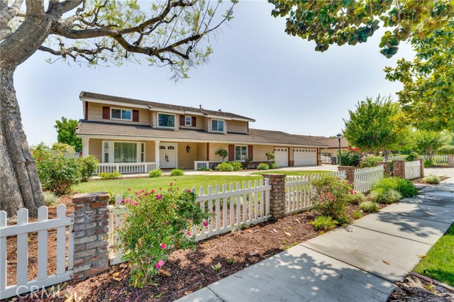 294 W Buffington Street, Upland CA: https://media.crmls.org/medias/b9186197-4371-4e85-9875-8518aec19add.jpg