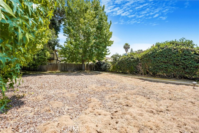 1300 Oak Avenue, Carlsbad CA: https://media.crmls.org/medias/b918fc9c-1557-493b-89a0-8e779f3797d8.jpg