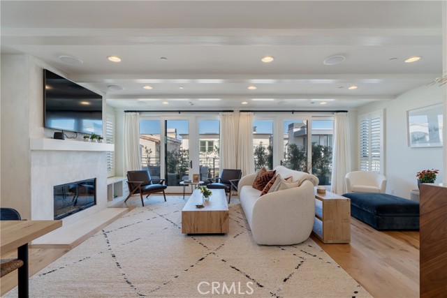 428 21st Pl, Manhattan Beach, California 90266, 3 Bedrooms Bedrooms, ,3 BathroomsBathrooms,Residential,Sold,21st Pl,SB25012241