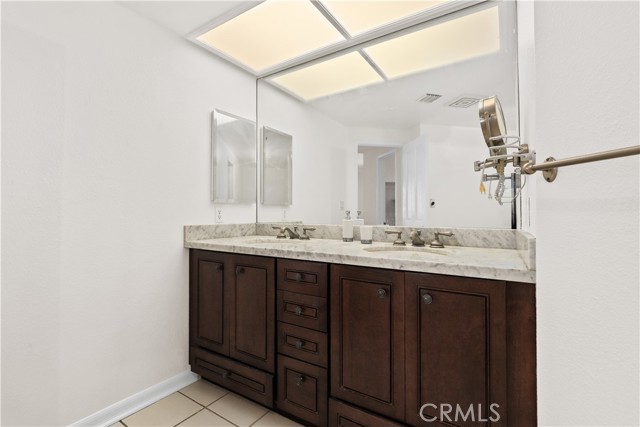Detail Gallery Image 14 of 26 For 8642 Gregory Way #204,  Los Angeles,  CA 90035 - 2 Beds | 2 Baths