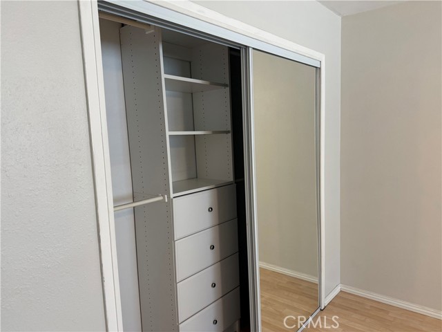514 .5 Marigold Ave, Corona del Mar CA: https://media.crmls.org/medias/b919bae8-bbb8-426c-bf40-f3990be688c8.jpg