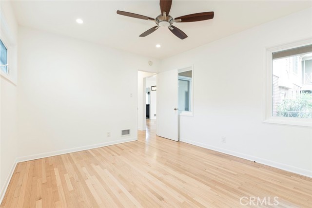 Detail Gallery Image 14 of 32 For 939 N Glendale Ave #3,  Glendale,  CA 91206 - 2 Beds | 2 Baths