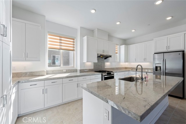 398 Merit, Irvine CA: https://media.crmls.org/medias/b91a7738-4e0d-45b8-b755-ceb562bb3607.jpg