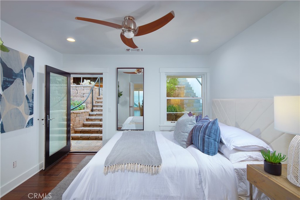https://media.crmls.org/medias/b91af87a-14ce-4bcb-b256-1671fe0bb276.jpg?preset=X-Large