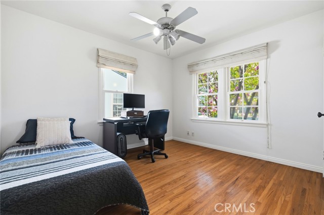 Detail Gallery Image 14 of 39 For 1025 N Screenland Dr, Burbank,  CA 91505 - 3 Beds | 2 Baths