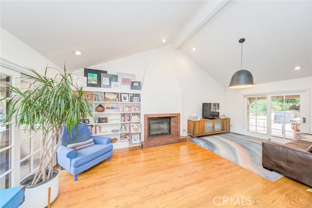 516 Orange Grove Avenue, South Pasadena CA: https://media.crmls.org/medias/b91c2de1-3b83-4787-81d3-ea714a79ecc7.jpg