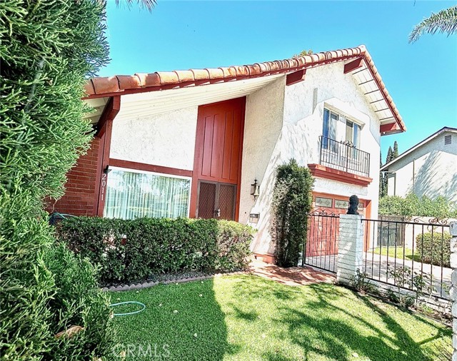 2011 E Norman Place, Anaheim CA: https://media.crmls.org/medias/b91cc60c-6f4d-407e-a624-d16cb7debc8c.jpg