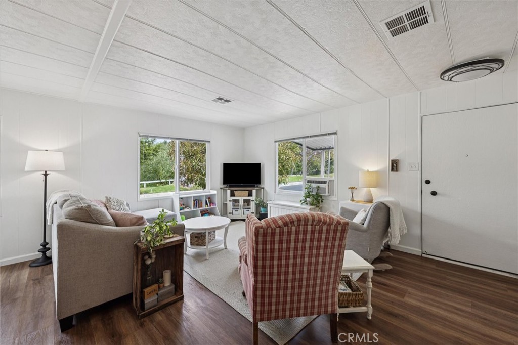 MLS #SC25120058 image #9