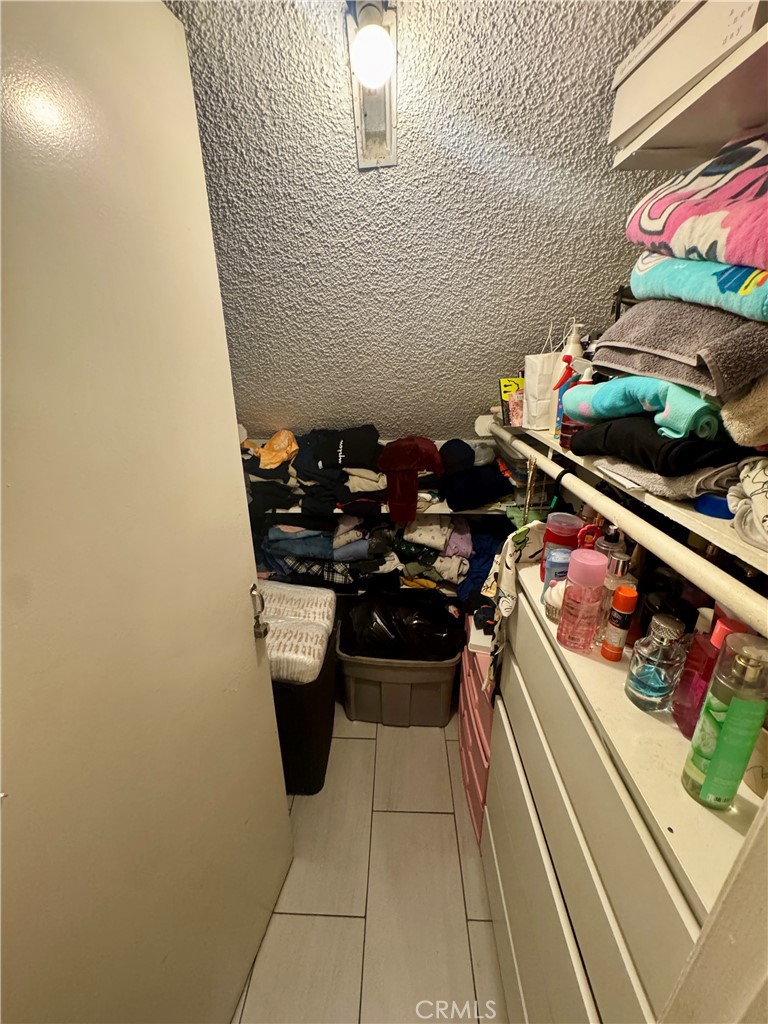 https://media.crmls.org/medias/b91d44e8-8ea6-464f-a785-6b648992ece4.jpg?preset=X-Large