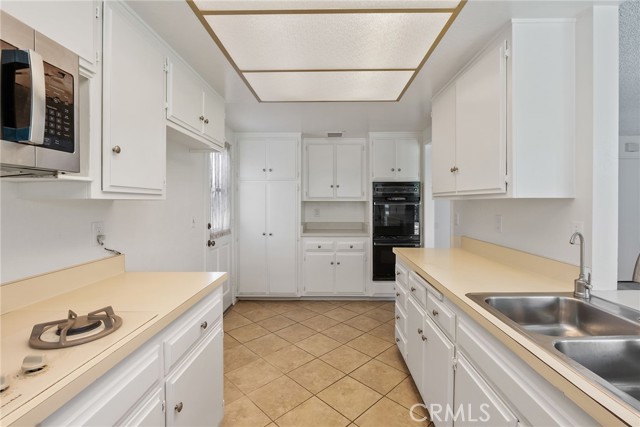 Detail Gallery Image 22 of 70 For 13243 Aclare St, Cerritos,  CA 90703 - 4 Beds | 4 Baths