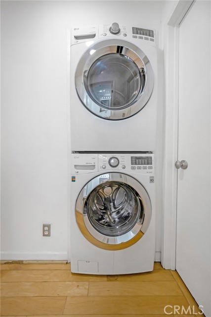 Detail Gallery Image 19 of 34 For 1401 S Bentley Ave #203,  Los Angeles,  CA 90025 - 2 Beds | 3 Baths