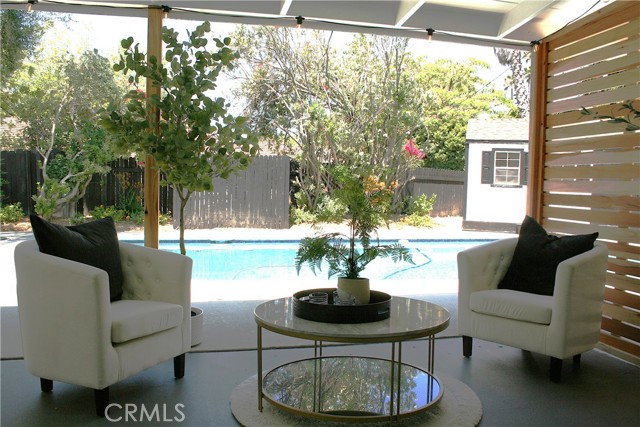 4701 Deseret Drive, Woodland Hills CA: https://media.crmls.org/medias/b91d9e53-0e7d-4382-b4a1-7cec8ca6fec7.jpg