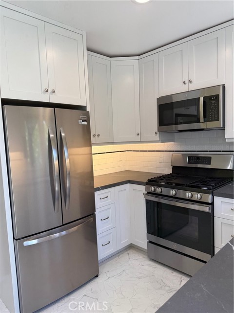 297 N Garfield Avenue, Pasadena CA: https://media.crmls.org/medias/b91de7c4-0b0b-40a8-a92e-a4d8e494b9d3.jpg