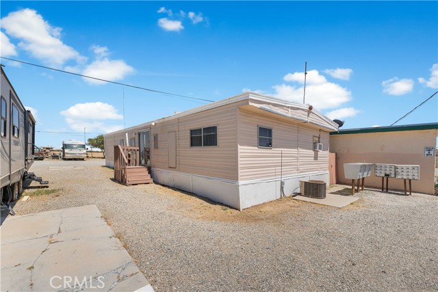 Detail Gallery Image 6 of 35 For 2121 Nadeau, Mojave,  CA 93501 - 3 Beds | 1/1 Baths