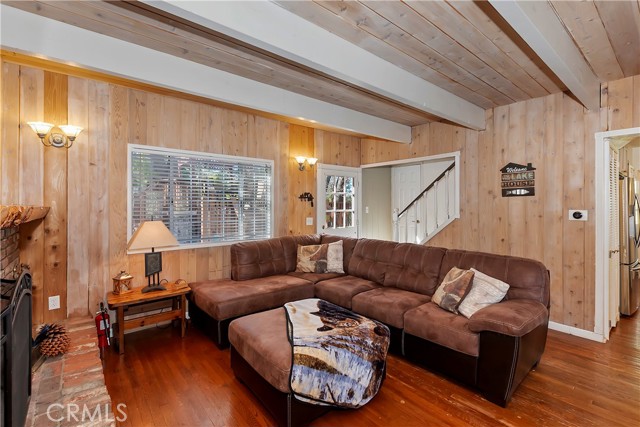 28621 Shenandoah Drive, Lake Arrowhead CA: https://media.crmls.org/medias/b91ff414-f366-466f-b210-f3da9bd4d407.jpg