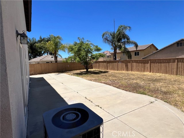 39293 Cayman Court, Murrieta CA: https://media.crmls.org/medias/b92039ec-4bfe-4895-aab5-75d1d3632c6b.jpg