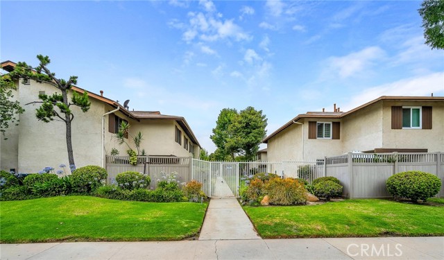 Detail Gallery Image 1 of 1 For 10341 Canoga Ave #7,  Chatsworth,  CA 91311 - 3 Beds | 2/1 Baths