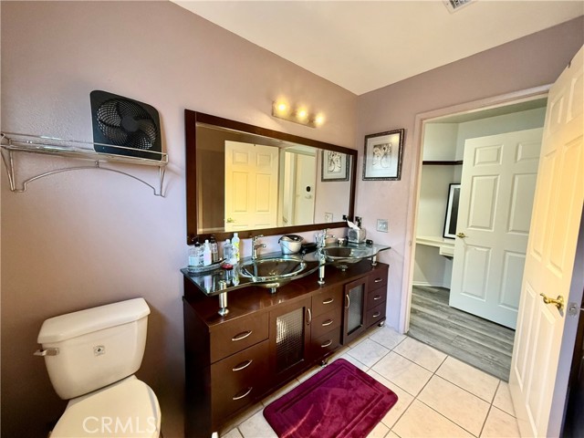 9213 Independence Way, North Hills CA: https://media.crmls.org/medias/b920cf3f-f626-44fd-9020-7a0cdc9133fe.jpg