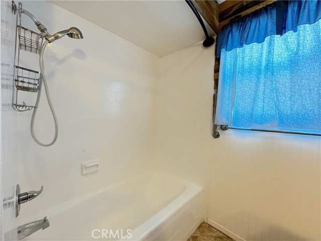 Detail Gallery Image 10 of 27 For 200 Terry Ln, Hemet,  CA 92544 - 3 Beds | 2 Baths