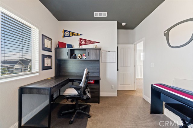Image 27 of 54 For 521 Blue Oak Lane