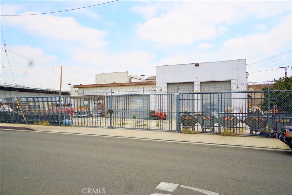 3700 Fruitland Avenue, Maywood, CA 90270