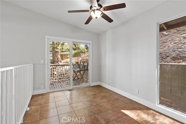 Detail Gallery Image 4 of 9 For 315 Canyon Crest, Lake Arrowhead,  CA 92352 - 3 Beds | 2 Baths