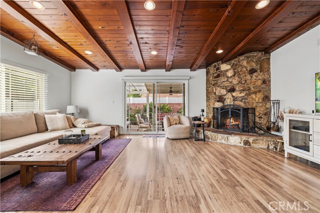 17955 Archwood Street, Reseda CA: https://media.crmls.org/medias/b923a4d0-e9c0-41ff-8069-682d1b9d17be.jpg