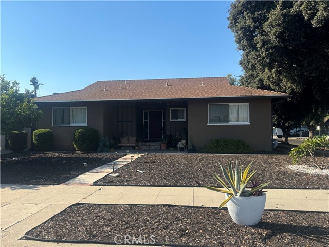 Detail Gallery Image 1 of 15 For 21901 Arminta St, Canoga Park,  CA 91304 - 4 Beds | 2 Baths