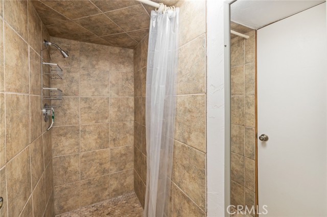 Detail Gallery Image 11 of 65 For 37744 Shoreline Dr, Bass Lake,  CA 93604 - 4 Beds | 2 Baths