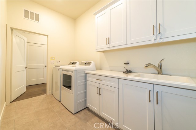 Detail Gallery Image 18 of 22 For 183 Carlow, Irvine,  CA 92618 - 2 Beds | 2 Baths