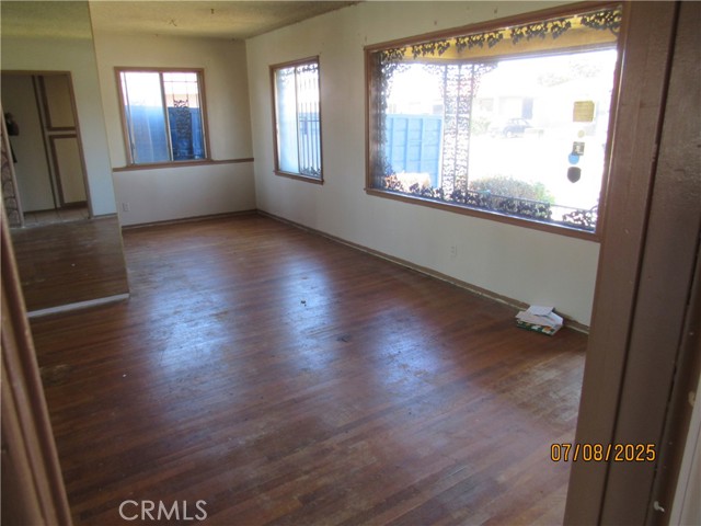 Detail Gallery Image 3 of 30 For 1410 West Stockwell, Compton,  CA 90222 - 5 Beds | 2 Baths