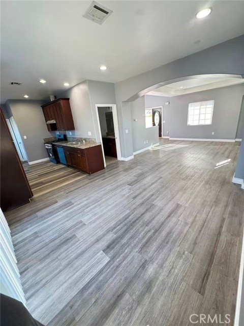 Detail Gallery Image 4 of 16 For 1433 S Gibbs, Pomona,  CA 91766 - 4 Beds | 3 Baths