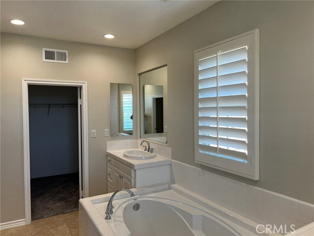 Detail Gallery Image 14 of 26 For 31 Tuscany, Ladera Ranch,  CA 92694 - 3 Beds | 3/1 Baths