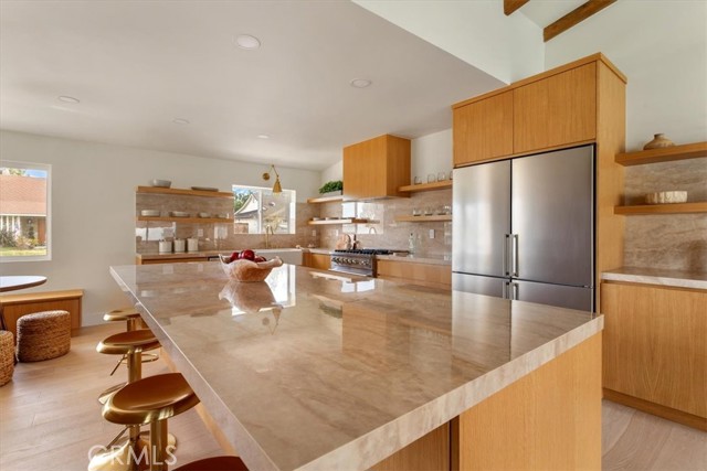 Detail Gallery Image 9 of 52 For 23755 Clarendon, Woodland Hills,  CA 91367 - 4 Beds | 3 Baths