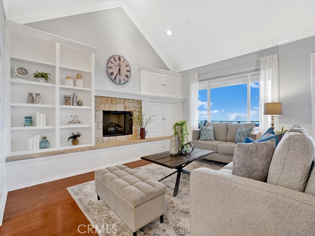 12272 Media Panorama, North Tustin CA: https://media.crmls.org/medias/b926e4c7-8099-407b-9a45-27f76febabce.jpg