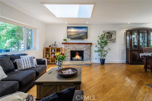 8042 Driftwood Drive, Huntington Beach CA: https://media.crmls.org/medias/b9273022-2d5d-4624-b2f4-1d8be85a37b7.jpg