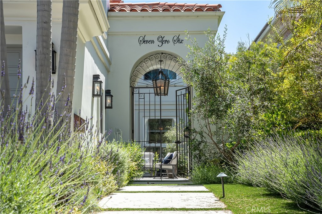 706 Avenue B