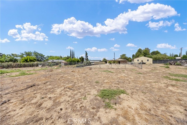 10880 Noble Street, Cherry Valley CA: https://media.crmls.org/medias/b927e63c-3c72-4584-bbf1-d507171e0eb8.jpg