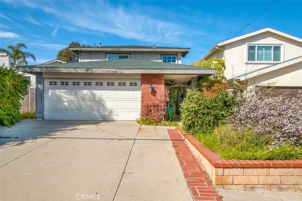 1098 Sea Bluff Drive, Costa Mesa, CA 92627