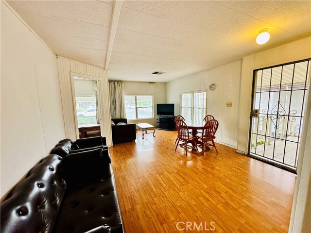 Detail Gallery Image 7 of 31 For 323 N Euclid St #148,  Santa Ana,  CA 92703 - 4 Beds | 2 Baths